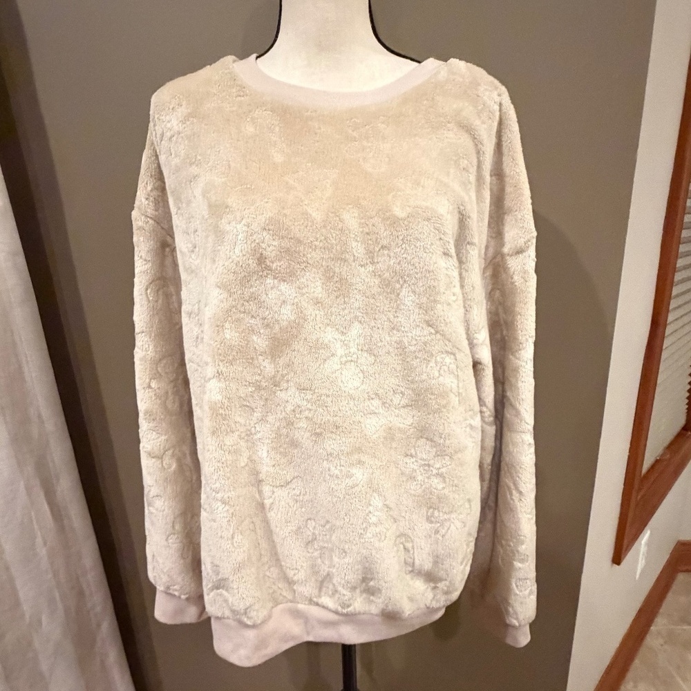 Wound Up Juniors Christmas Icon Tan Fleece Pullover, Size XL